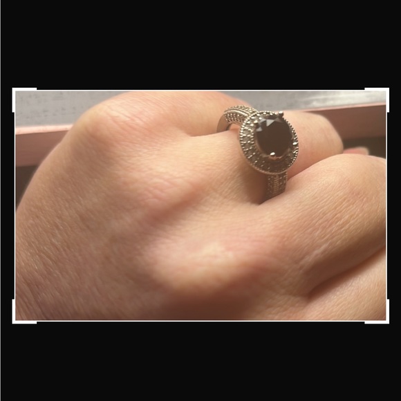 2.35-Carat Black Diamond & White Topaz Pavé 
Round-Cut Ring size 7 LAST CHANCE - Picture 4 of 8